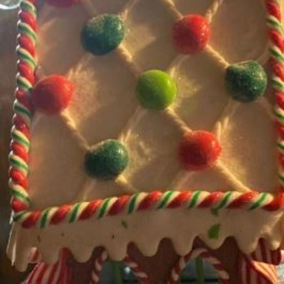 Gingerbread House - Large - Picture 3 of 3